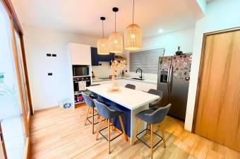 HERMOSA CASA EN CONDOMINIO CARTAGO