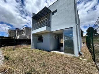 CASA EN VENTA 2 PLANTAS TRES RIOS 