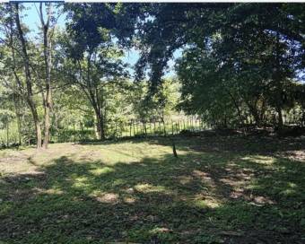 Finca con vista al río en Guasimal de Monteverde 