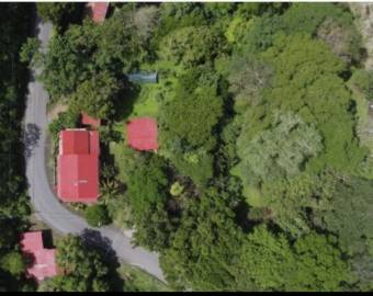 Finca con vista al río en Guasimal de Monteverde 