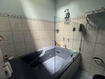 Hotel en venta con excelente ubicación y alto potencial en Montes de Oca #26-1811 GS, $ 1,900,000, 10, San José, Montes de Oca