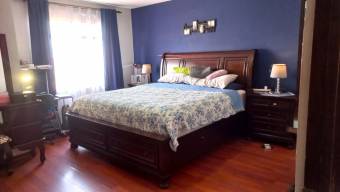 Casa en venta moderna con excelente ubicación en San José #25-1770 GS