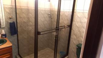 Casa en venta moderna con excelente ubicación en San José #25-1770 GS