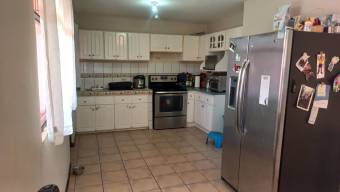 Casa en venta moderna con excelente ubicación en San José #25-1770 GS