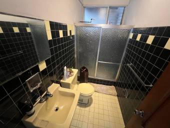 Venta de Casa en el Centro de Alajuela. RAH 26-957