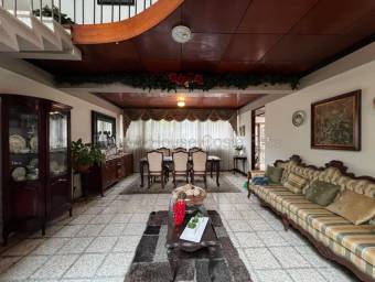 Venta de Casa en el Centro de Alajuela. RAH 26-957