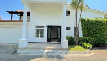 VENTA CASA RESIDENCIAL LINDORA SANTA ANA