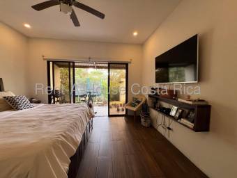 Casa en venta moderna con amplio lote y diseño exclusivo en Santa Ana #26-1487 GS