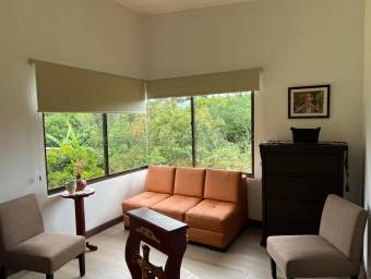 Casa en venta con amplio terreno y entorno natural en Heredia #26-1533 GS