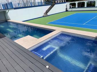 Casa en venta tipo mansión con amplios espacios en Escazú #26-711 GS