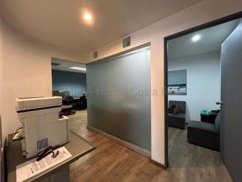 Venta de Edificio Esquinero en Montes de Oca-San Pedro. RAH 26-1870