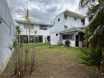 Venta de Edificio Esquinero en Montes de Oca-San Pedro. RAH 26-1870