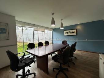 Venta de Edificio Esquinero en Montes de Oca-San Pedro. RAH 26-1870