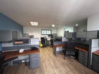 Venta de Edificio Esquinero en Montes de Oca-San Pedro. RAH 26-1870