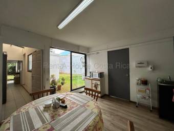 Venta de Edificio Esquinero en Montes de Oca-San Pedro. RAH 26-1870