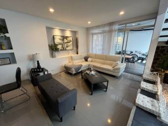 Venta de Casa en Montes de Oca, San Rafael. RAH 26-1052