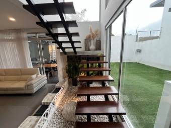 Venta de Casa en Montes de Oca, San Rafael. RAH 26-1052