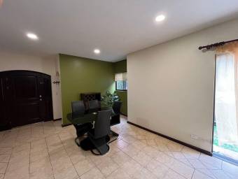 Casa en venta en condominio con seguridad y excelente ubicación en Brasil de Mora #26-1021 GS