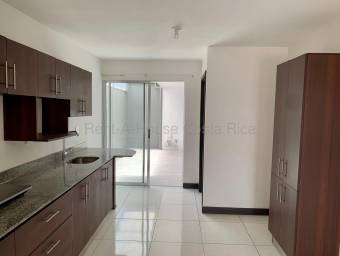 Alquiler casa moderna en condominio con patio y amenidades #26-1849 GS