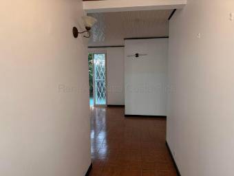 Alquiler apartamento amplio con jardín y uso flexible #26-1871 GS