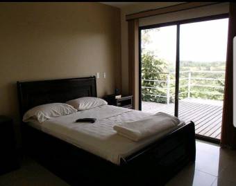 Casa en venta moderna con amplio terreno y potencial de desarrollo en Turrúcares #26-1017 GS