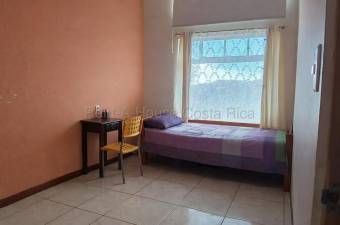 Venta casa de 3 niveles con jardín y seguridad, ideal para familia #26-1812 GS