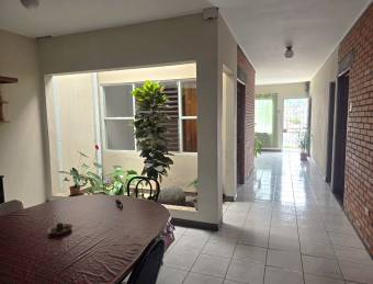 HEREDIA CENTRO VENDO CASA  ₡150.000.000