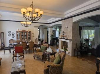 HEREDIA SAN RAFAEL LOS ANGELES VENDO CASA DE LUJO $1.300.000
