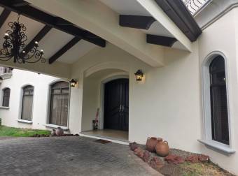 HEREDIA SAN RAFAEL LOS ANGELES VENDO CASA DE LUJO $1.300.000