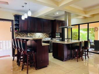 Venta de Casa en Parrita, Puntarenas. RAH 25-447