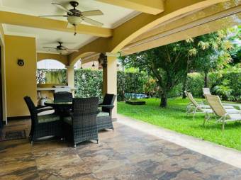 Venta de Casa en Parrita, Puntarenas. RAH 25-447