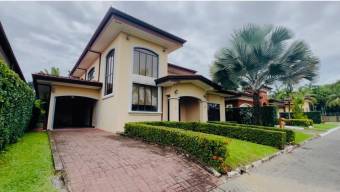 Venta de Casa en Parrita, Puntarenas. RAH 25-447