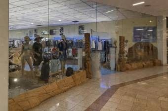 Se Vende Local Comercial en Paseo de Las Flores, $ 511,813, 0.5, Heredia, Heredia