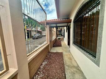 Venta De Dos Casas Con Un Terreno De 709M2 En Villa Palmar Alajuela 26-1800