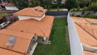 Venta De Dos Casas Con Un Terreno De 709M2 En Villa Palmar Alajuela 26-1800