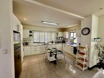 MLS-26-1884 VENTA CASA CURRIDABAT SAN JOSE CONTACTENOS AL # 88987222