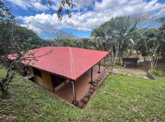 Venta de OPORTUNIDAD Casa con Terreno de 3015m2 en Acosta 26-1273