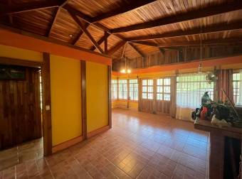 Venta de OPORTUNIDAD Casa con Terreno de 3015m2 en Acosta 26-1273