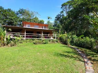 Venta de Casa con Terreno de 2,382m2 en Sarapiqui 26-1092
