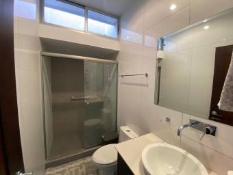 Casa en venta con amplio patio ideal para familia en zona tranquila #24-119 GS