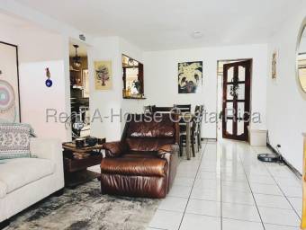 Venta de Casa con Seguridad en Ulloa, Heredia. RAH 26-1473