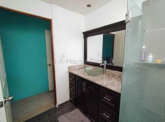 Venta de Casa Esquinera en Turrúcares-Alajuela. RAH 26-1882