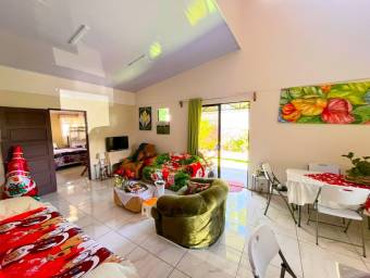 HERMOSA CASA EN AGUA CALIENTE DE CARTAGO