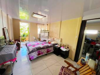 HERMOSA CASA EN AGUA CALIENTE DE CARTAGO