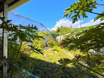 HERMOSA CASA EN AGUA CALIENTE DE CARTAGO