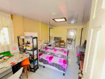 HERMOSA CASA EN AGUA CALIENTE DE CARTAGO