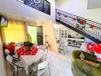 HERMOSA CASA EN AGUA CALIENTE DE CARTAGO