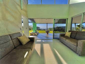 Venta casa amplia con jardines y vistas panorámicas, 1 nivel #26-1877 GS