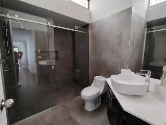 VENTA CASA RESINDECIAL SAN RAFAEL DE ESCAZU
