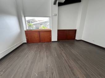 Local comercial con mezzanina en Torre Empresarial A1, $ 270,000, 1, San José, Santa Ana
